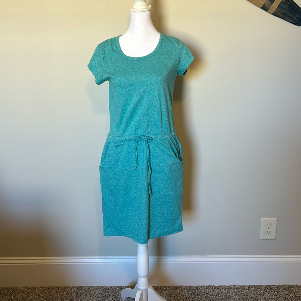 Light green comfy dresss size. Size small
